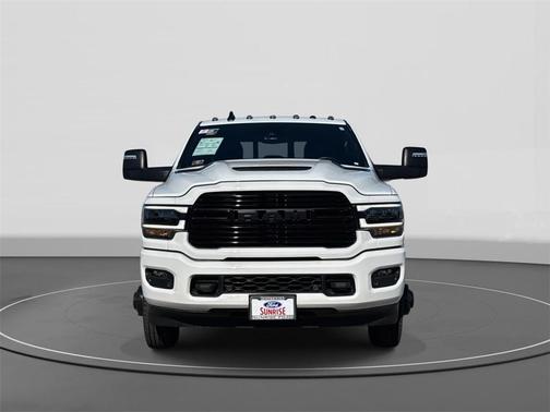 2024 RAM 3500 Laramie Crew Cab 4x4 8' Box