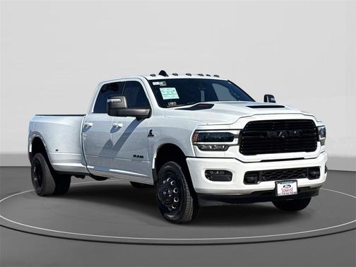 2024 RAM 3500 Laramie Crew Cab 4x4 8' Box