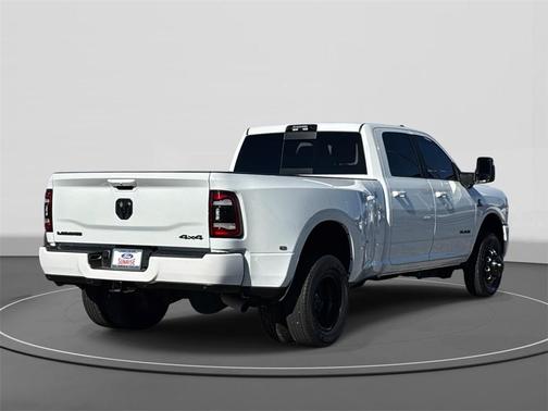 2024 RAM 3500 Laramie Crew Cab 4x4 8' Box