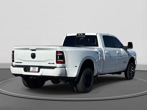 2024 RAM 3500 Laramie Crew Cab 4x4 8' Box