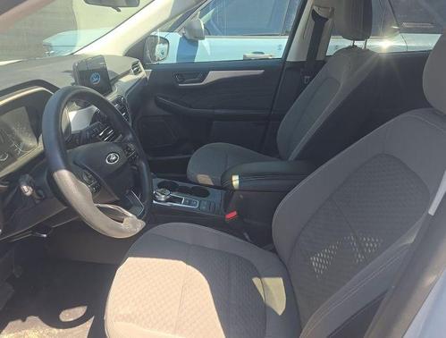 Oxford White 2022 Ford Escape SE