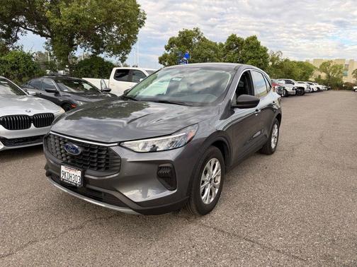 Carbonized Gray Metallic 2023 Ford Escape Active