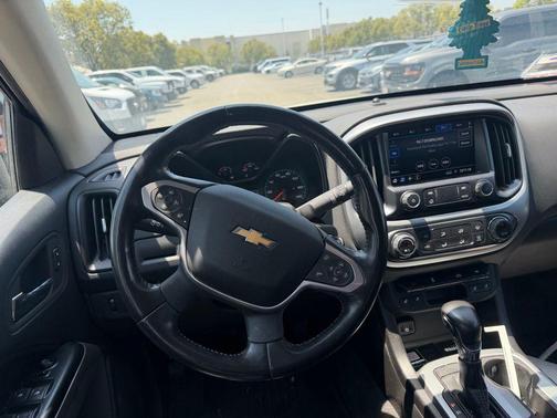 Summit White 2022 Chevrolet Colorado LT