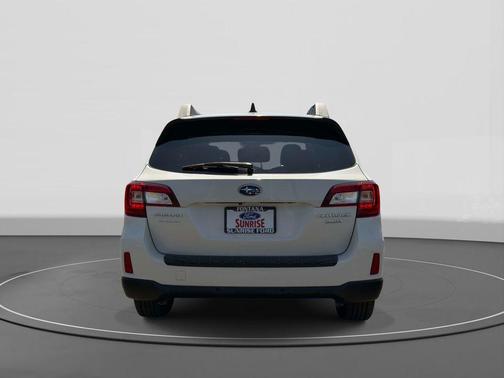 Crystal White Pearl 2017 Subaru Outback 3.6R Limited