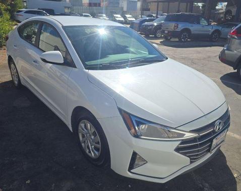2019 Hyundai ELANTRA SE