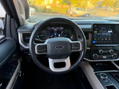 2022 Ford Expedition XLT