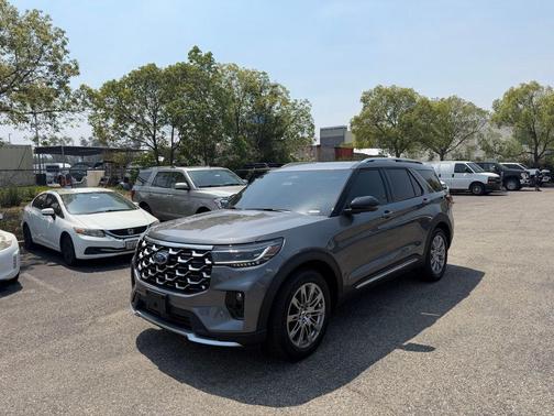 CARBONIZED GRAY METALLIC 2025 Ford Explorer Platinum
