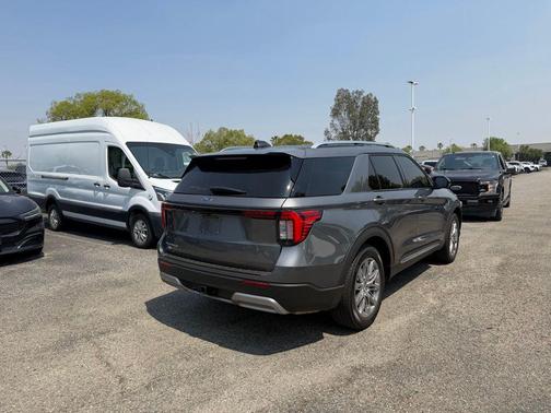 CARBONIZED GRAY METALLIC 2025 Ford Explorer Platinum