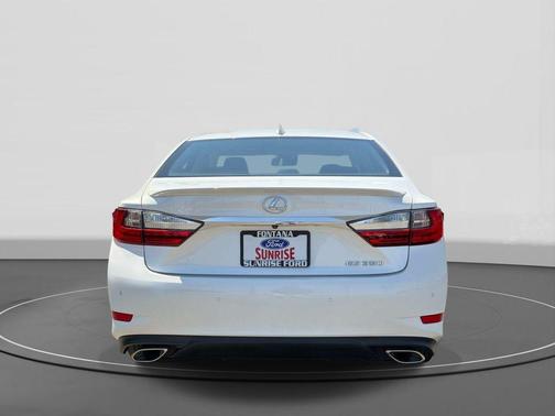 Eminent White Pearl 2018 Lexus ES 350 Base