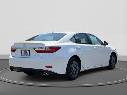 Eminent White Pearl 2018 Lexus ES 350 Base