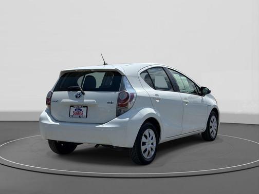 Moonglow 2014 Toyota Prius c One