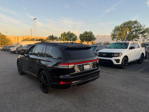 INFINITE BLACK MET CC 2023 Lincoln Aviator Reserve