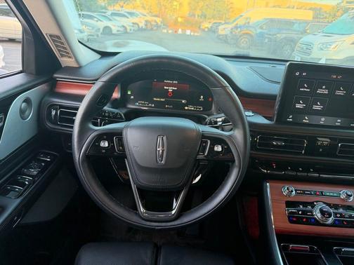 INFINITE BLACK MET CC 2023 Lincoln Aviator Reserve