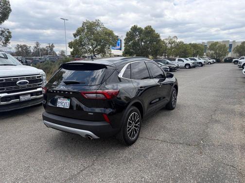 AGATE BLACK METALLIC 2025 Ford Escape PHEV SE