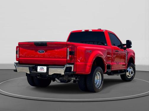 RACE RED 2023 Ford F-350 XLT