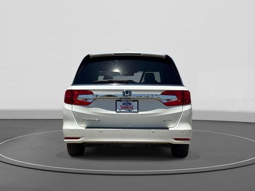 White Diamond Pearl 2019 Honda Odyssey Elite