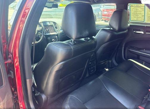 Velvet Red Pearlcoat 2022 Chrysler 300 S