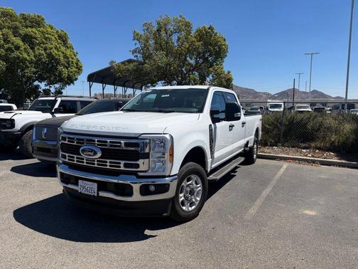 Oxford White 2025 Ford F-250 XLT
