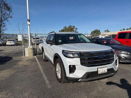 2025 Ford Explorer Active