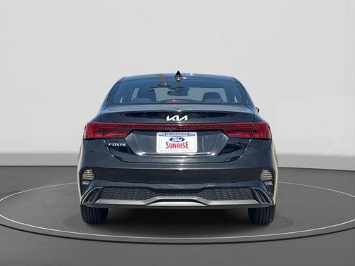 Aurora Black 2023 Kia Forte LXS