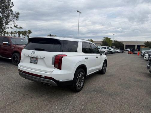 Hyper White 2023 Hyundai PALISADE Limited