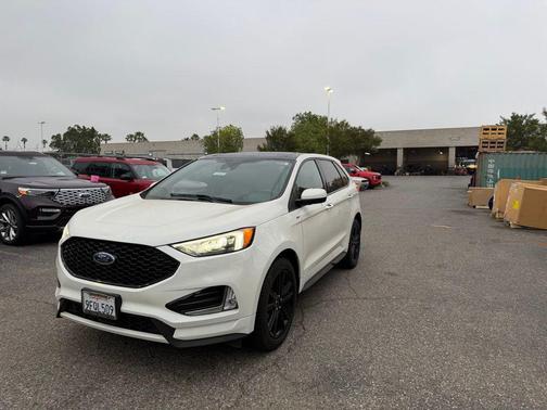 STAR WHITE 2022 Ford Edge ST Line