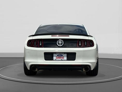 PERFORMANCE WHITE 2013 Ford Mustang Boss 302