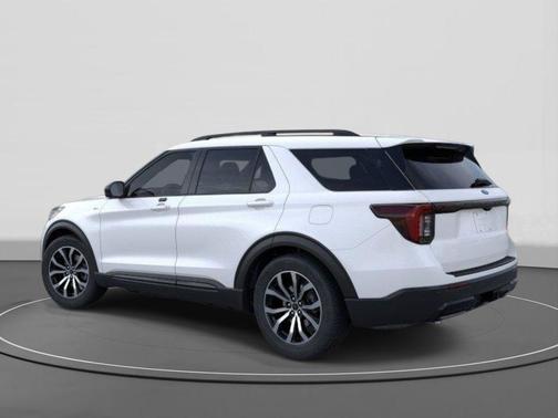 Star White Metallic Tri-Coat 2026 Ford Explorer ST-Line