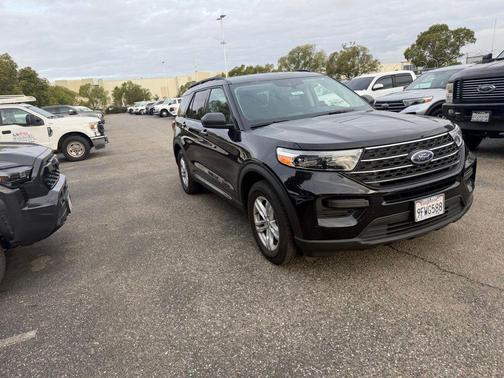 AGATE BLACK METALLIC 2023 Ford Explorer XLT
