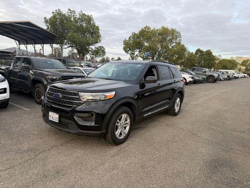 AGATE BLACK METALLIC 2023 Ford Explorer XLT