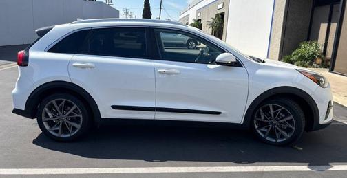 Snow White Pearl 2020 Kia Niro Touring
