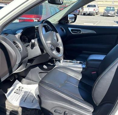 2017 Nissan Pathfinder SL