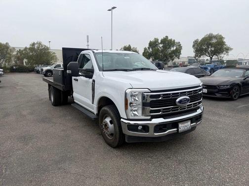 Oxford White 2024 Ford F-350 XL