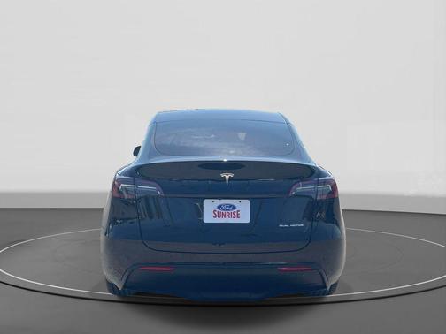 2024 Tesla Model Y Long Range Dual Motor All-Wheel Drive