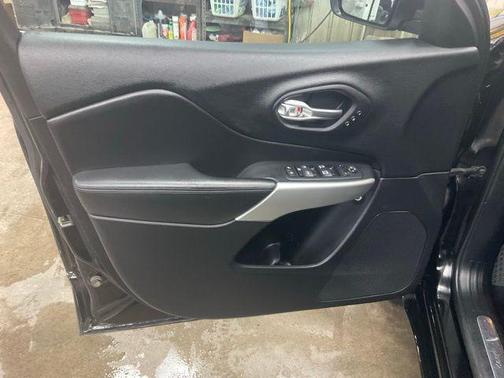 2017 Jeep Cherokee Overland