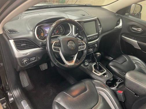 2017 Jeep Cherokee Overland