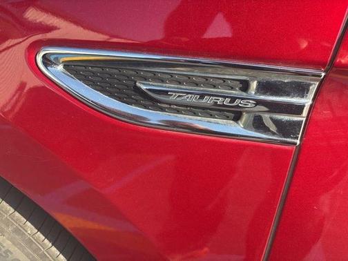 2014 Ford Taurus SEL