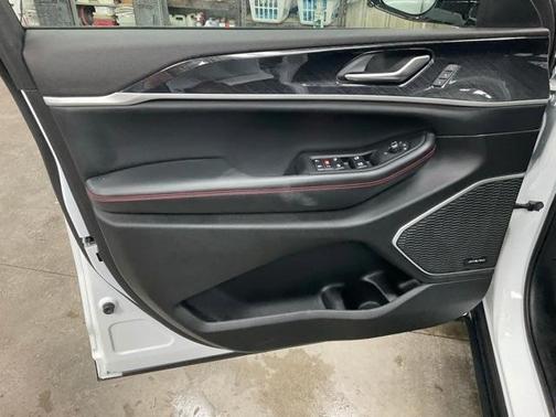 2022 Jeep Grand Cherokee Trailhawk