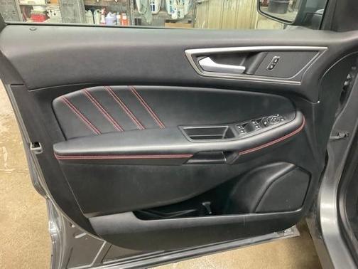2022 Ford Edge ST Line
