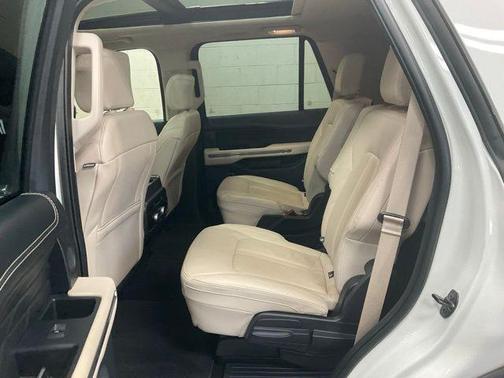 2022 Ford Expedition Platinum