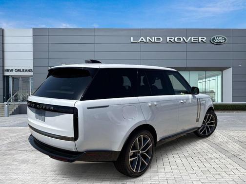 Ostuni Pearl White 2026 Land Rover Range Rover P400 SE