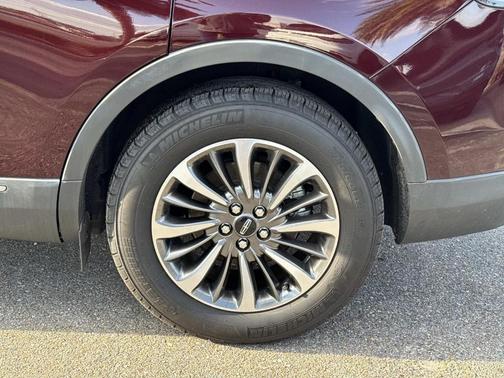 2022 Lincoln Nautilus Standard