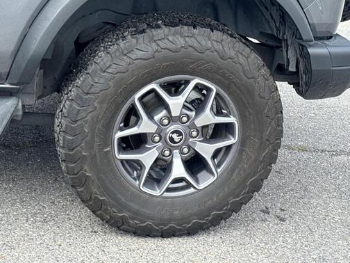 Carbonized Gray Metallic 2023 Ford Bronco Badlands
