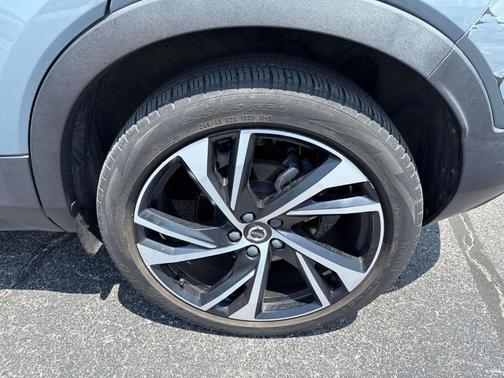 2021 Volvo XC40 T5 R-Design