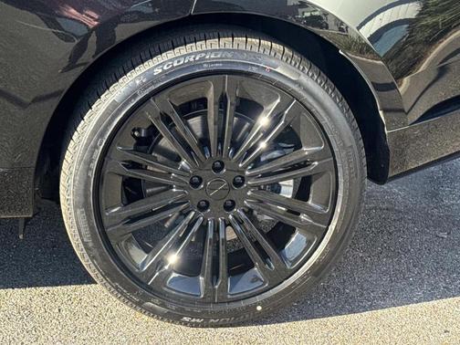 Santorini Black 2026 Land Rover Range Rover P530 SE