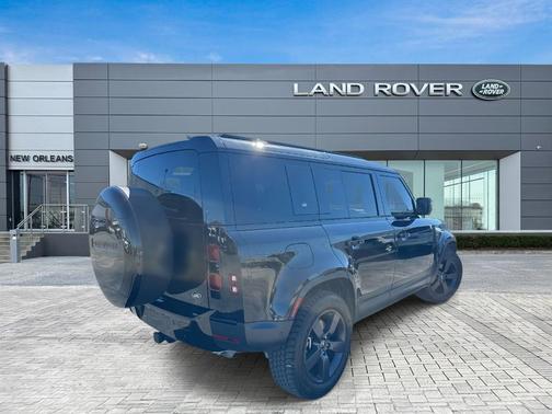 2023 Land Rover Defender 110 SE