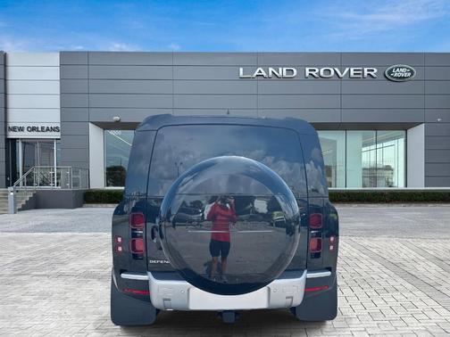2025 Land Rover Defender P300