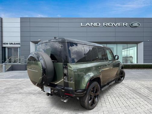 Woolstone Green 2026 Land Rover Defender P500 X-Dynamic SE