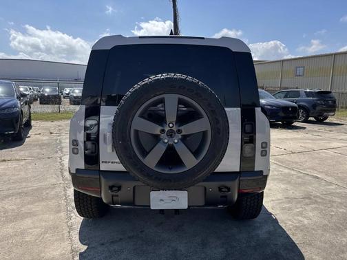 Borasco Grey 2026 Land Rover Defender P400 X-Dynamic SE