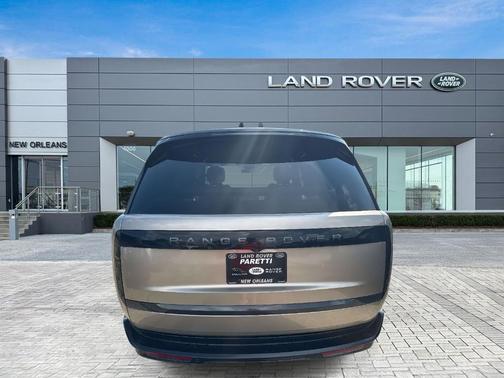 2025 Land Rover Range Rover P550e SE